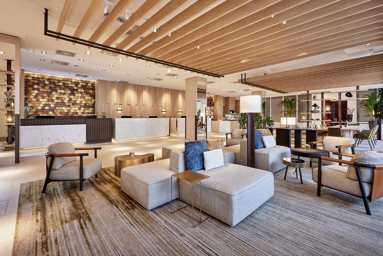 The Westin Grand Frankfurt Hotel Frankfurt am Main Exterior photo The lobby of the hotel