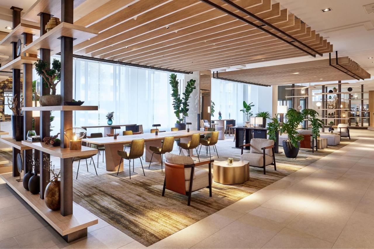 The Westin Grand Frankfurt Hotel Frankfurt am Main Exterior photo The lounge at the airport